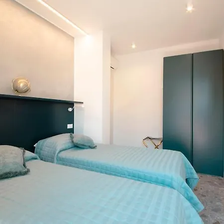 Luxury House - Small Heated Pool Appartamento