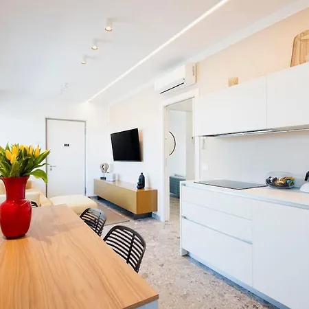 Luxury House - Small Heated Pool Bardolino