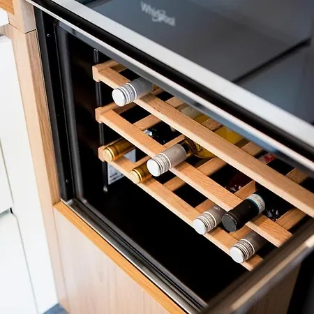 Luxury House - Heated Jacuzzi Apartment